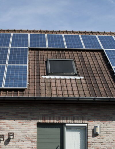zonnepanelen op dak plaatsen